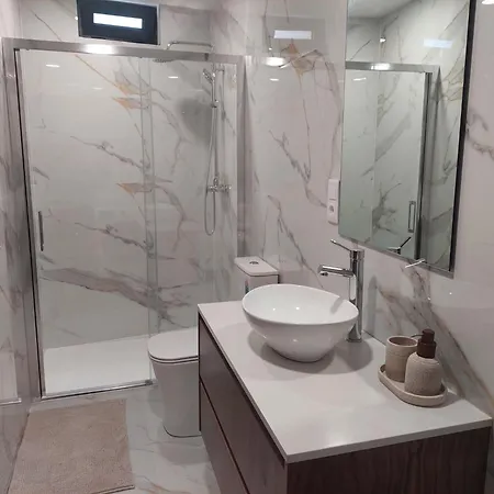 Casa Mucha - Res Do Chao E Andar بيت للعطل