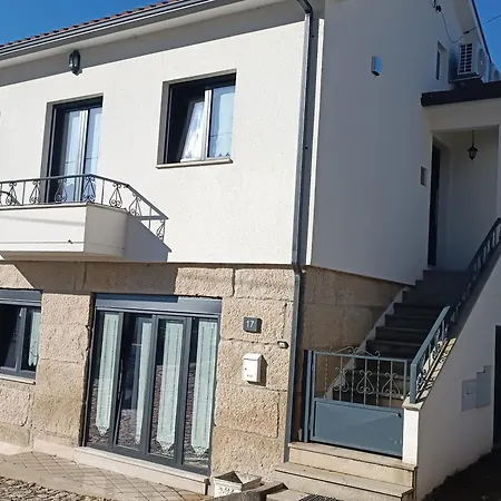 Casa Mucha - Res Do Chao E Andar بيت للعطل *