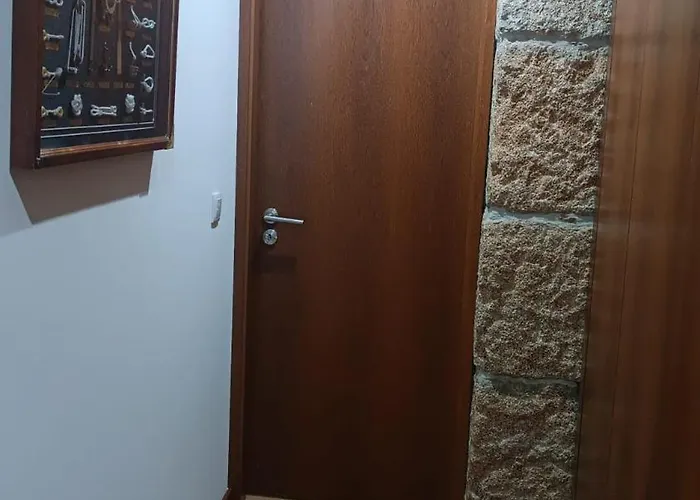 Casa Mucha - Res Do Chao E Andar * Arco de Baúlhe