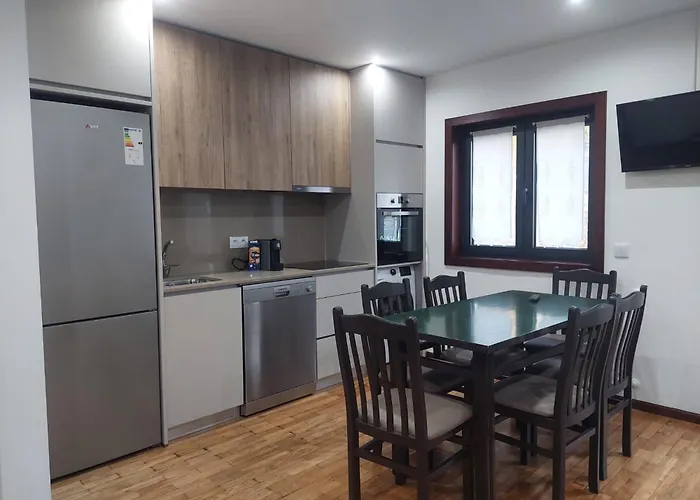 Casa Mucha - Res Do Chao E Andar 펜션