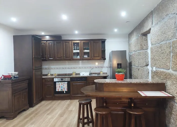 Casa Mucha - Res Do Chao E Andar Nyaraló