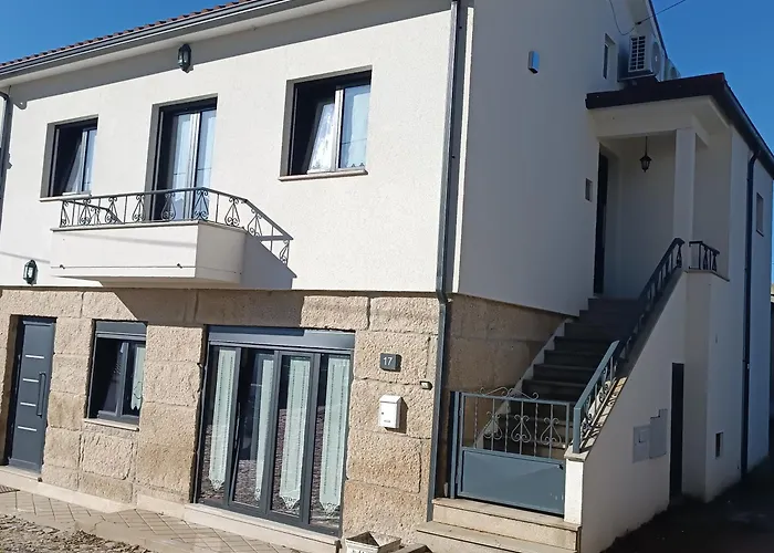 Casa Mucha - Res Do Chao E Andar Nyaraló *